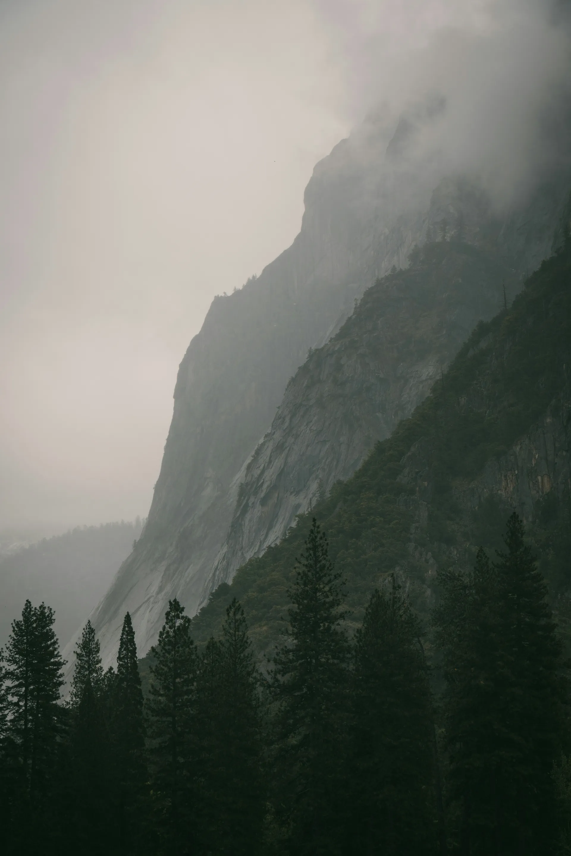 Hotel Email Domain Warm-Up Strategy: A 4-Week Plan for Hospitality